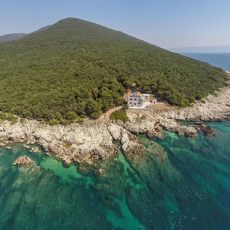 Crna Punta Tatil Evi