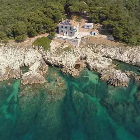 Crna Punta Koromačno