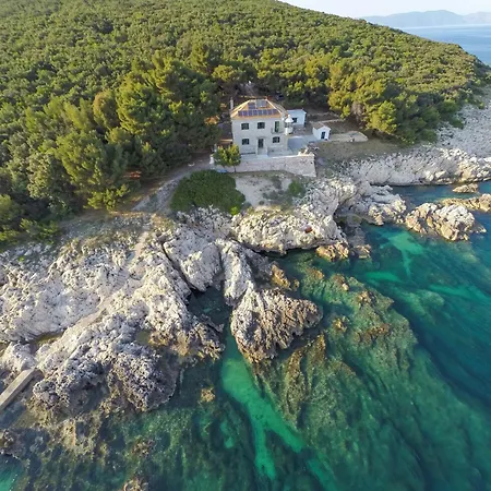 Crna Punta Koromačno