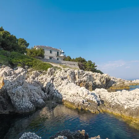Vikendica Crna Punta Koromacno