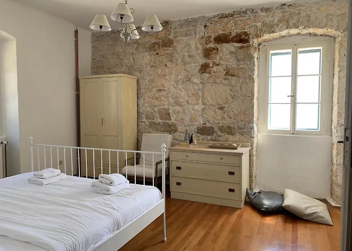 Crna Punta Koromačno